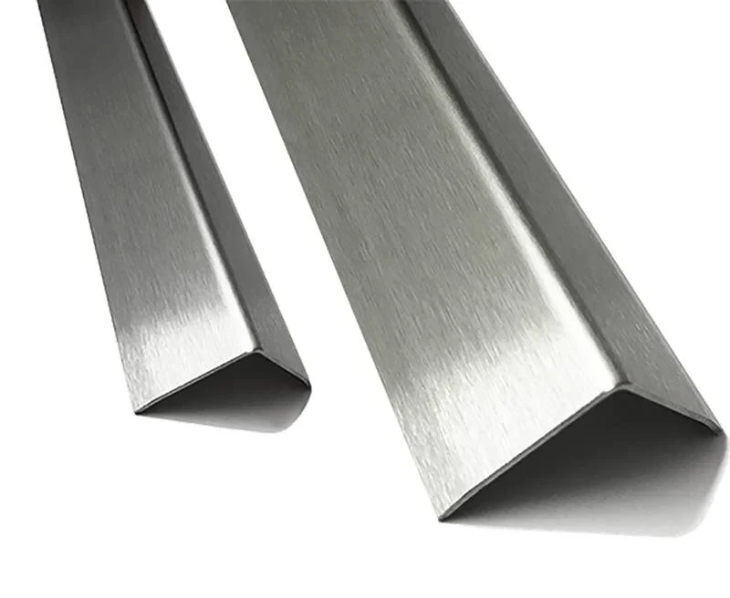 HOEKBESCHERMER RVS MAT 30X30MM LENGTE: 1,5 METER